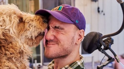 Πέτυχε τελικά; - Τι απαντά 1,5 χρόνο μετά, ο άνθρωπος που ζει με το πρώτο τσιπ εγκεφάλου του Elon Musk