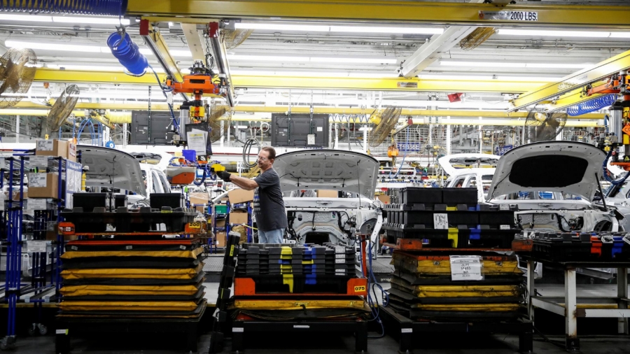 ΗΠΑ: Ζήτημα εθνικής ασφάλειας η έλλειψη ημιαγωγών στην αυτοκινητοβιομηχανία