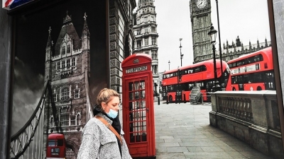 Υψηλότερη στα παιδιά η μετάδοση της Covid-19, σύμφωνα με τον αρχίατρο της Αγγλίας