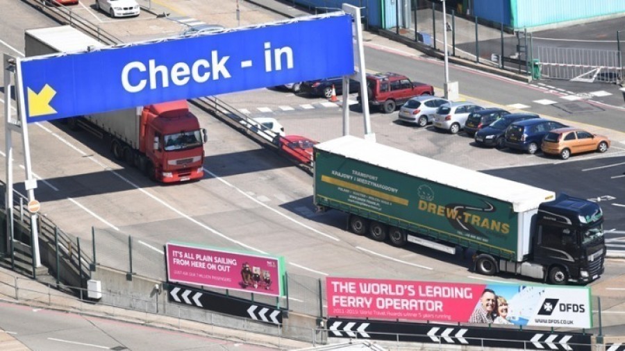 Βρετανία: Μόλις 36 οδηγοί νταλίκας που είχαν ακινητοποιηθεί στο Κεντ, θετικοί στον Covid - 19