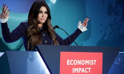 H Kimberly Guilfoyle μπήκε με «καλησπέρα» στο συνέδριο του Economist: Κορυφαίος παίκτης στην ενέργεια η Ελλάδα – Νέα εποχή για το LNG