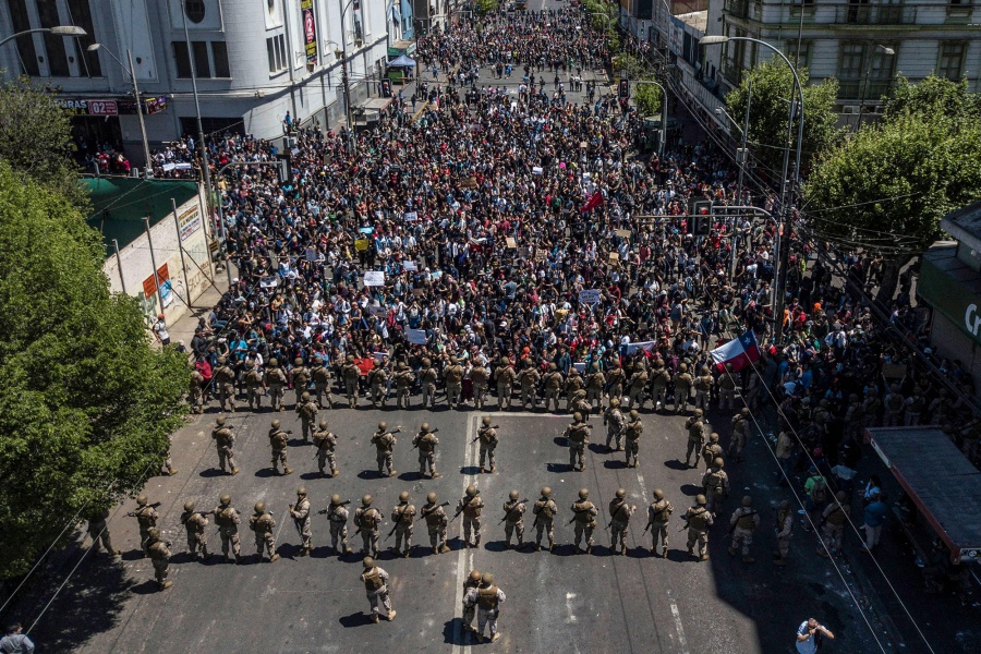 Χιλή: Συνεχίζονται οι ογκώδεις διαδηλώσεις – Στο Κογκρέσο οι δεσμεύσεις του προέδρου Pinera