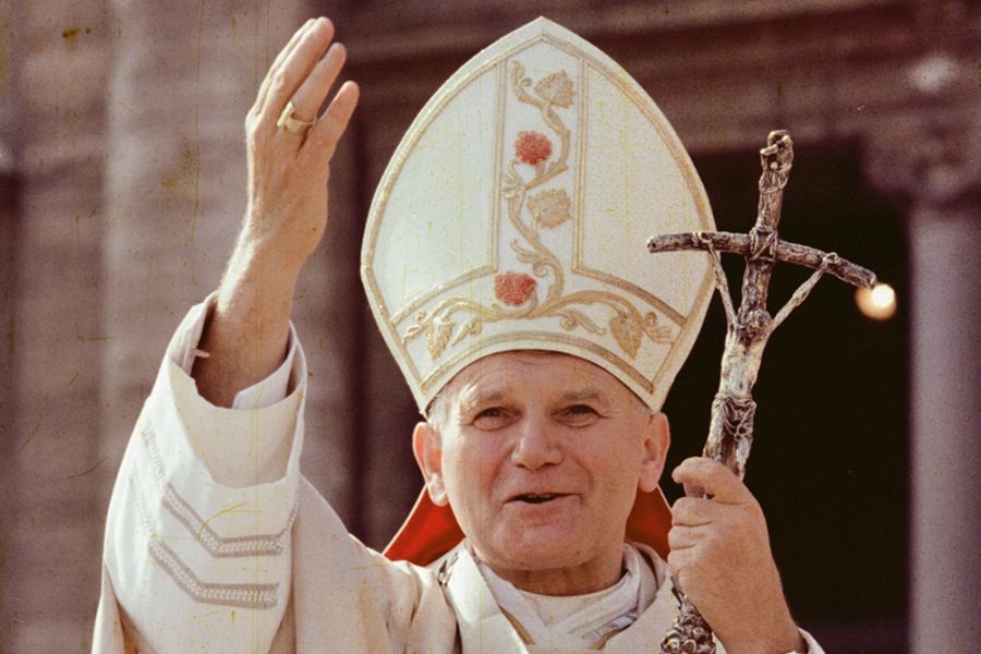 Πολιτική θύελλα στην Πολωνία – Αμερικανικό δίκτυο κατηγορεί τον Πάπα Ιωάννη Παύλο, παρέμβαση πρεσβειών