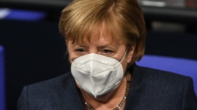 Merkel (Γερμανία): Επιτάχυνση εμβολιασμών τον Απρίλιο και άρση lockdown με «φρένο εκτάκτου ανάγκης»