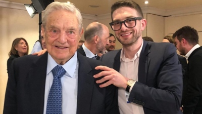 Σε σοκ ο γιος του Soros λόγω Trump: Θα μας καταστρέψει – Η «χυλόπιτα» από Musk και το «ερωτικό παιχνίδι» με την αυλή Zelensky