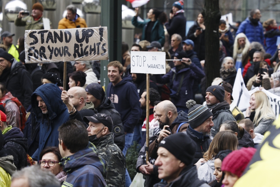 Στροφή από το Βέλγιο: Στο τραπέζι ο υποχρεωτικός εμβολιασμός - Αντιδράσεις για το lockdown στα θεάματα