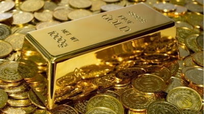 Ελάχιστες μεταβολές στον χρυσό – Διατηρείται πάνω από τα 2.300 δολάρια