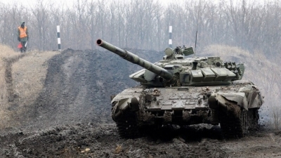 TASS: Ο ρωσικός στρατός κατέλαβε μια μεγάλη αποθήκη με όπλα και τόνους πυρομαχικών στο Χάρκοβο