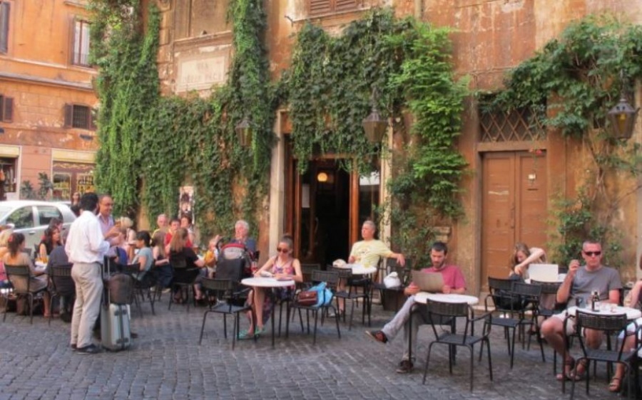 Σε ποιες χώρες οι τουρίστες, ξοδεύουν τα περισσότερα χρήματα