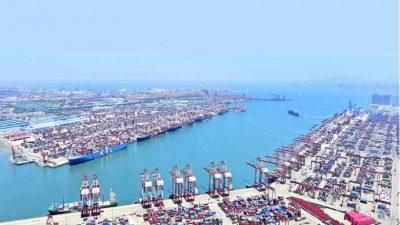 Τι συμβαίνει; Η Βρετανία ανέφερε... «δηλητηριώδη χάπια» σε εμπορικές συμφωνίες με τις ΗΠΑ - Τι αποκαλύπτει Ελληνίδα