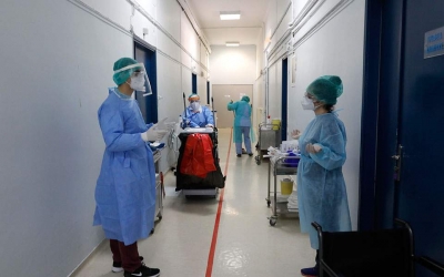 Κορωνοϊός: 6.393  νέα κρούσματα και ακόμα 43 θάνατοι – Στους 459 οι διασωληνωμένοι