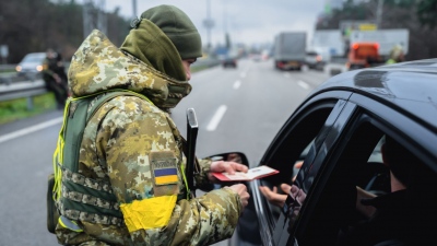 Χάος στα σύνορα της Ουκρανίας - Παρέλυσαν τα τελωνεία, ανεστάλη η είσοδος και η έξοδος από τη χώρα