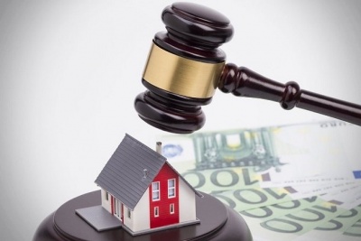 Ρύθμιση με «κενά» η προστασία στην πρώτη κατοικία - Ορίζει το εύρος των υπουργικών αποφάσεων που θα εκδοθούν σε δεύτερο χρόνο