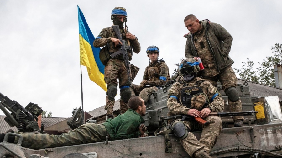 Βόμβα από απόστρατο αξιωματικό των ΗΠΑ: Οι Ουκρανοί χρησιμοποιούν παλιά βίντεο για να διαφημίσουν... fake επιτυχημένες επιθέσεις