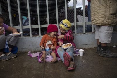 ΗΠΑ: Περισσότεροι από 900 ανήλικοι μετανάστες χωρίστηκαν από τους γονείς τους