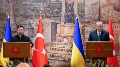 Erdogan προς Zelensky:  Σταματήστε άμεσα τις επιθέσεις σε εμπορικά πλοία στη Μαύρη Θάλασσα – Συμφωνία για εξαγωγές σιτηρών