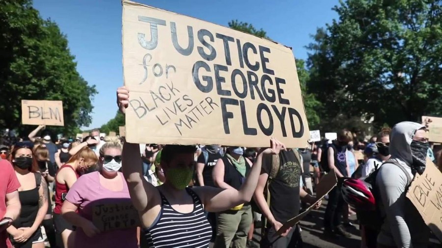 ΗΠΑ: Ογκώδεις διαδηλώσεις για τη δολοφονία Floyd παρά τις απαγορεύσεις κυκλοφορίας – 1.600 στρατιώτες στην Ουάσινγκτον – Συγκρούσεις στη Νέα Υόρκη