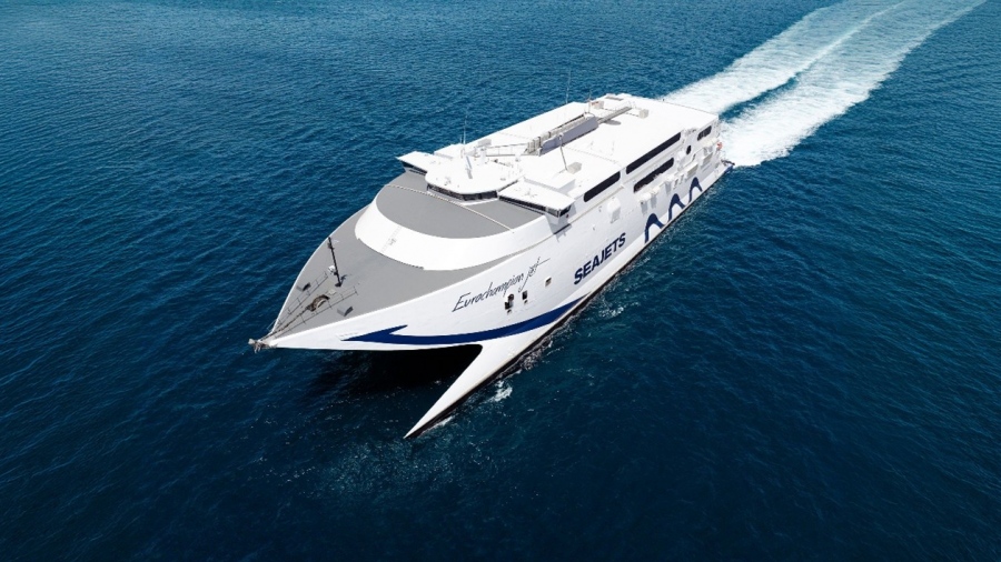Ζήσε την Τήνο αυθημερόν με SEAJETS – Το νησί της Παναγίας σε περιμένει