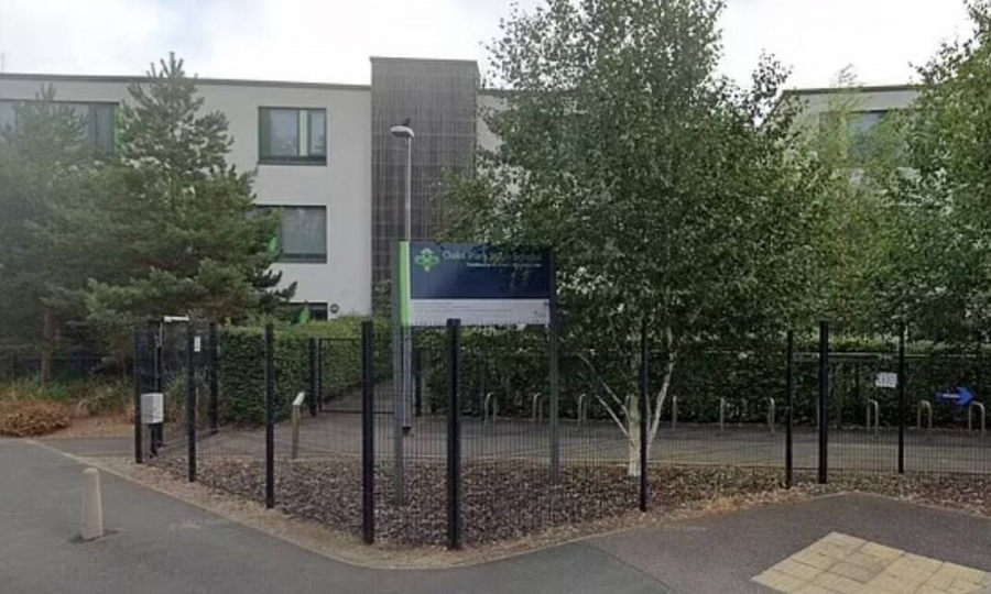 Συναγερμός στη Βρετανία: Εκκενώνεται σχολείο στο Λονδίνο λόγω απειλής για βόμβα