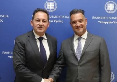 Ο Πέτσας δεν κρύφτηκε και στήριξε δημόσια τον Άδωνι στο εχθρικό Mega μετά τον προπηλακισμό του στη Νίκαια