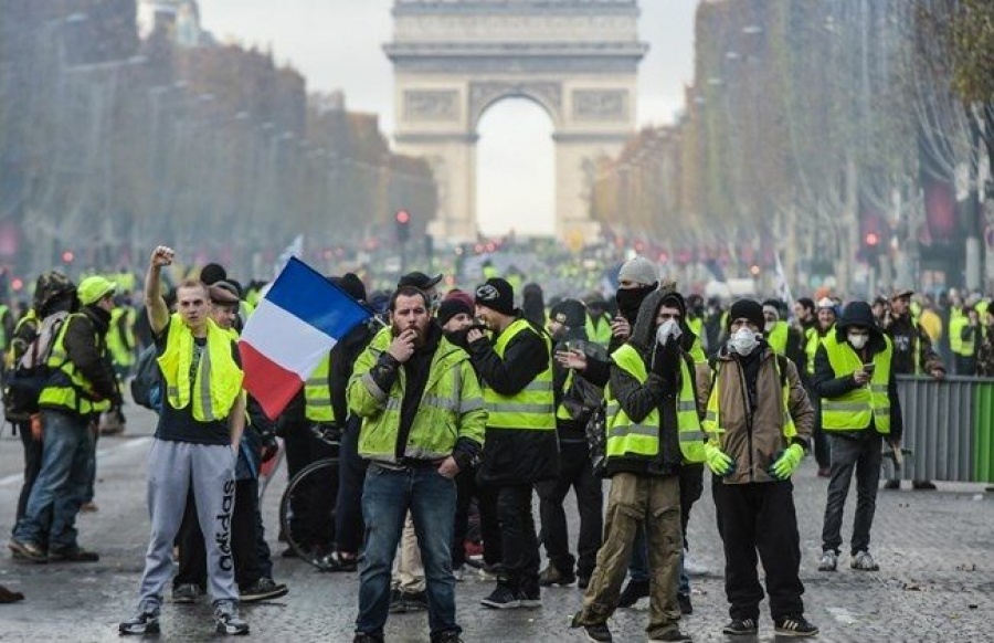 Οι γαλλικές αρχές απαγόρευσαν στα Κίτρινα Γιλέκα να γιορτάσουν την πρώτη τους επέτειο στη Σανζ Ελιζέ
