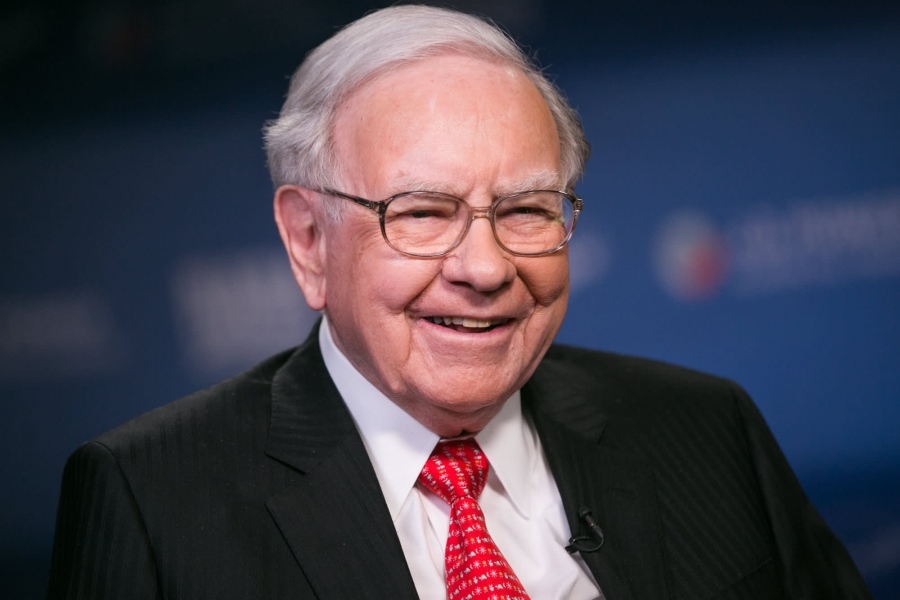 H «αλεπού της Ομάχα» Warren Buffett γίνεται 93 ετών και στέλνει την Berkshire Hathaway και τις επενδύσεις σε νέα ύψη...
