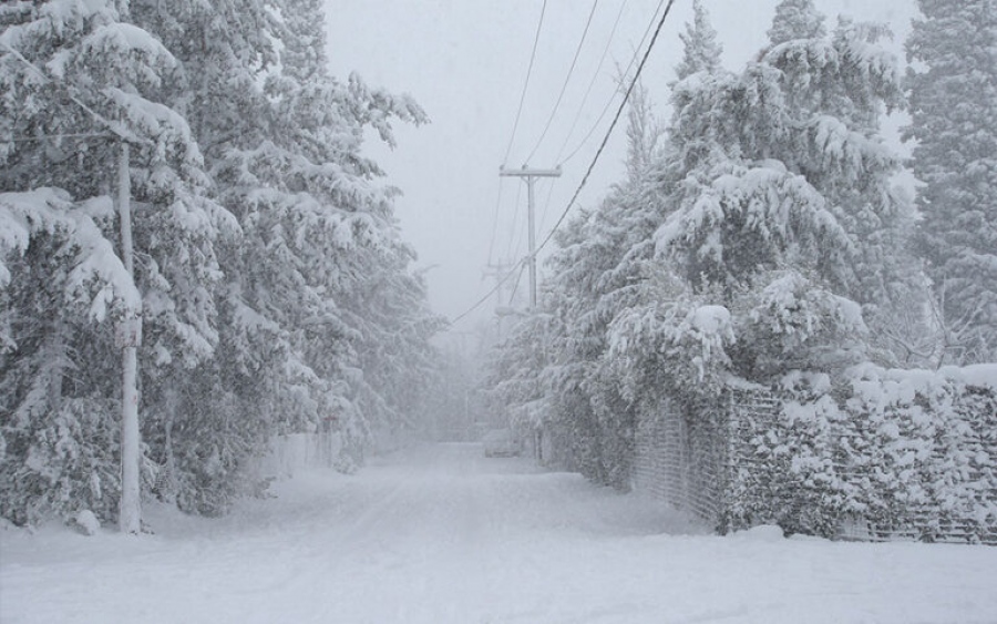 Στην Εύβοια έπεσαν τα πρώτα χιόνια - Αισθητή η πτώση της θερμοκρασίας - Που θα χιονίσει στην Αττική