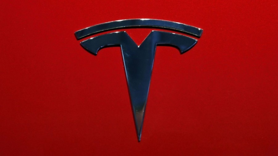 JP Morgan: Η μετοχή της Tesla είναι δραματικά υπερεκτιμημένη
