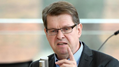 Stegner (Γερμανία - SPD): Πάση θυσία να αποφύγουμε νέα κλιμάκωση – Φτάνει με τη στρατιωτική ενίσχυση της Ουκρανίας