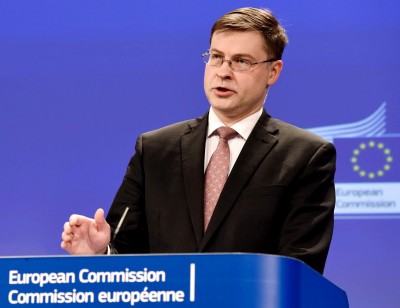 Dombrovskis (Κομισιόν): Απαραίτητη η φορολογία των ψηφιακών υπηρεσιών διεθνώς
