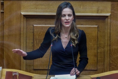 Αχτσιόγλου (ΣΥΡΙΖΑ): Η κυβέρνηση Μητσοτάκη έχει κάνει τα πάντα για να ευνοηθούν οι τράπεζες