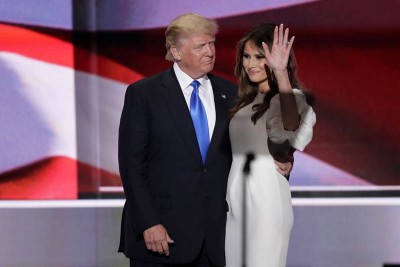 ΗΠΑ: Η Melania Trump ακύρωσε ταξίδι με τον Αμερικανό πρόεδρο, λόγω ενός «επίμονου βήχα»