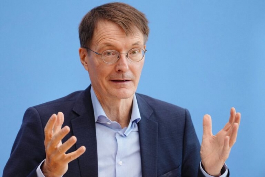 Η Γερμανία θέλει να αναπτύξει νέο εμβόλιο, εάν βρεθεί αντιμέτωπη στο μέλλον με πιο θανατηφόρα παραλλαγή του Covid