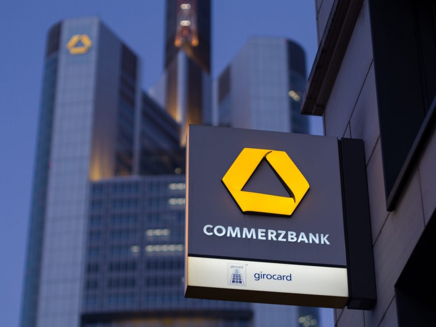 Έτοιμη η Commerzbank να περικόψει 7.000 θέσεις εργασίας και να κλείσει 400 υποκαταστήματα