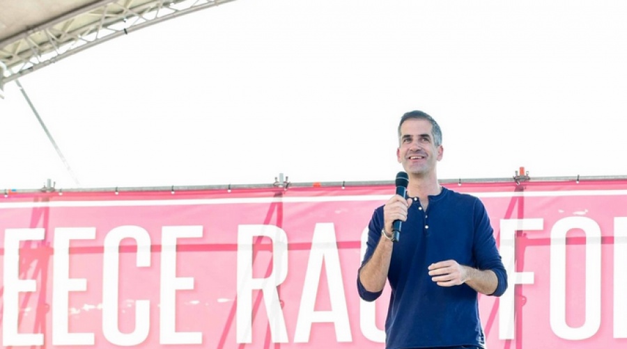 Κατακλύστηκε από δρομείς το κέντρο της Αθήνας - Τι δήλωσαν Μπακογιάννης και Θεοδωρικάκος