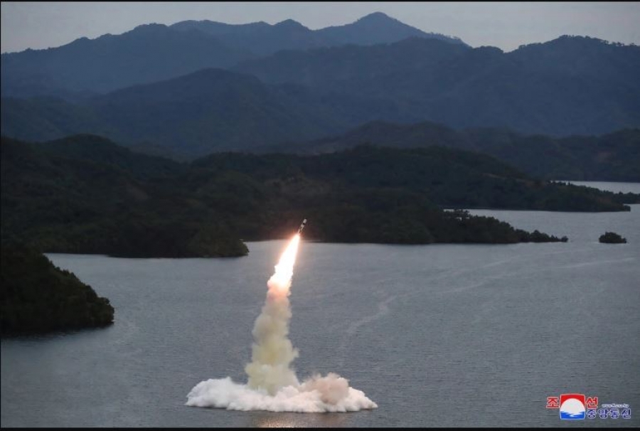 Συναγερμός στην κορεατική χερσόνησο: 23 πυραύλους εκτόξευσε η Β. Κορέα – Για εισβολή μιλά η Ν. Κορέα