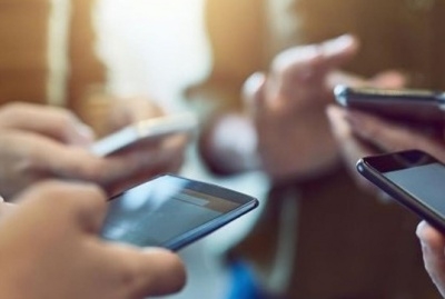 ΕΕ: Συμφωνία για την παράταση ως το 2032 της κατάργησης των τελών περιαγωγής για τις κινητές επικοινωνίες