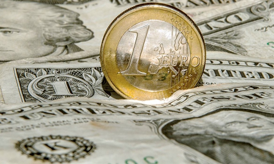 Κοντά σε χαμηλά τριών ετών παραμένει το ευρώ εν μέσω ανησυχιών για τον κορωνοϊό, στο -0,18% και τα 1,0823 δολ.
