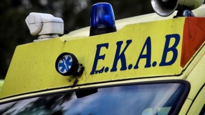 Τροχαίο στην Αθηνών - Σουνίου: Σύγκρουση δύο οχημάτων, στο νοσοκομείο δύο άτομα - Άνοιξε ο δρόμος