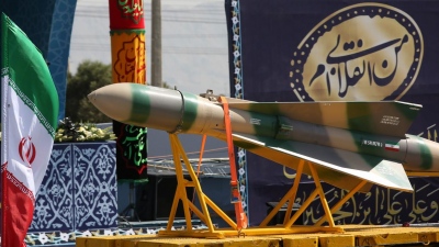 Ιράν: Με νέες εκρηκτικές κεφαλές 500 κιλών οι βαλλιστικοί πύραυλοι που εκτοξεύονται κατά βάσεων ΗΠΑ και Ισραήλ