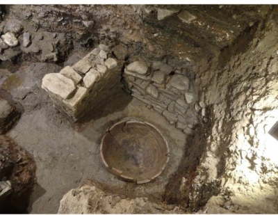 Μονή Βατοπεδίου: Αποκαλύφθηκε μεγάλο μέρος της αρχικής Βυζαντινής Τράπεζας του 10ου αιώνα