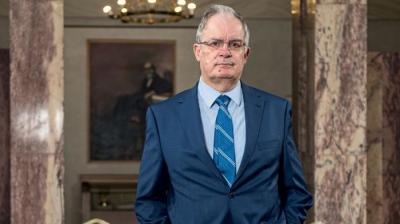 Ακατάλληλος ο Πρόεδρος της Δημοκρατίας - Μπέρδεψε τα λόγια του σε απευθείας μετάδοση