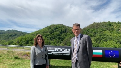 Byrnes (Επιτετραμμένη πρεσβείας ΗΠΑ): Πολύ θετική εξέλιξη για την Ελλάδα η κατασκευή του IGB