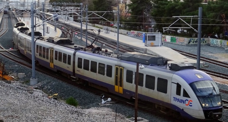 Hellenic Train: Σύγκρουση αμαξοστοιχίας με δίκυκλο στη Λένορμαν – Εγκατέλειψε το σημείο ο οδηγός