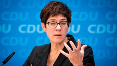 Kramp – Karrenbauer (CDU): Η αποτελεσματικότερη φύλαξη των εξωτερικών συνόρων η μεγάλη πρόκληση για την ΕΕ