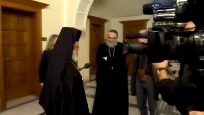 Μητροπολίτης Κύκκου σε δημοσιογράφο: Σκασμός παλιάνθρωπε, είσαι χυδαίος