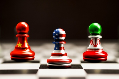 Στον πόλεμο Ιράν – ΗΠΑ κερδίζει η… Κίνα: Οι 7 λόγοι που τελειώνει το δολάριο και γίνεται ο απόλυτος κυρίαρχος του πλανήτη