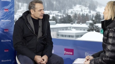 Με Η1Ν1 επέστρεψε ο Μητσοτάκης από το Davos - Στον αέρα το υπουργικό για τα ομόφυλα ζευγάρια και το ταξίδι σε ΗΠΑ