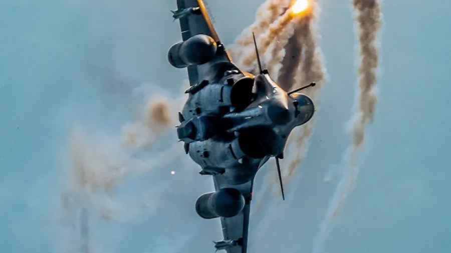 Rafale για το Μπαγκλαντές; Πρώτη φορά στα 33 χρόνια, Γάλλος πρόεδρος επισκέπτεται τη Ντάκα - Σκληρός ανταγωνισμός με Typhoon