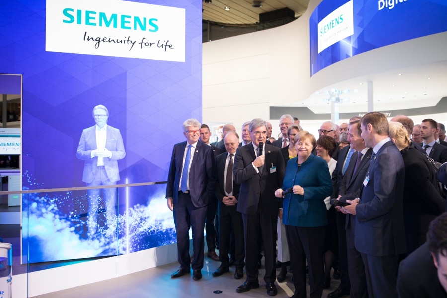 H Siemens οδηγεί τη βιομηχανία στο επόμενο επίπεδο του ψηφιακού μετασχηματισμού